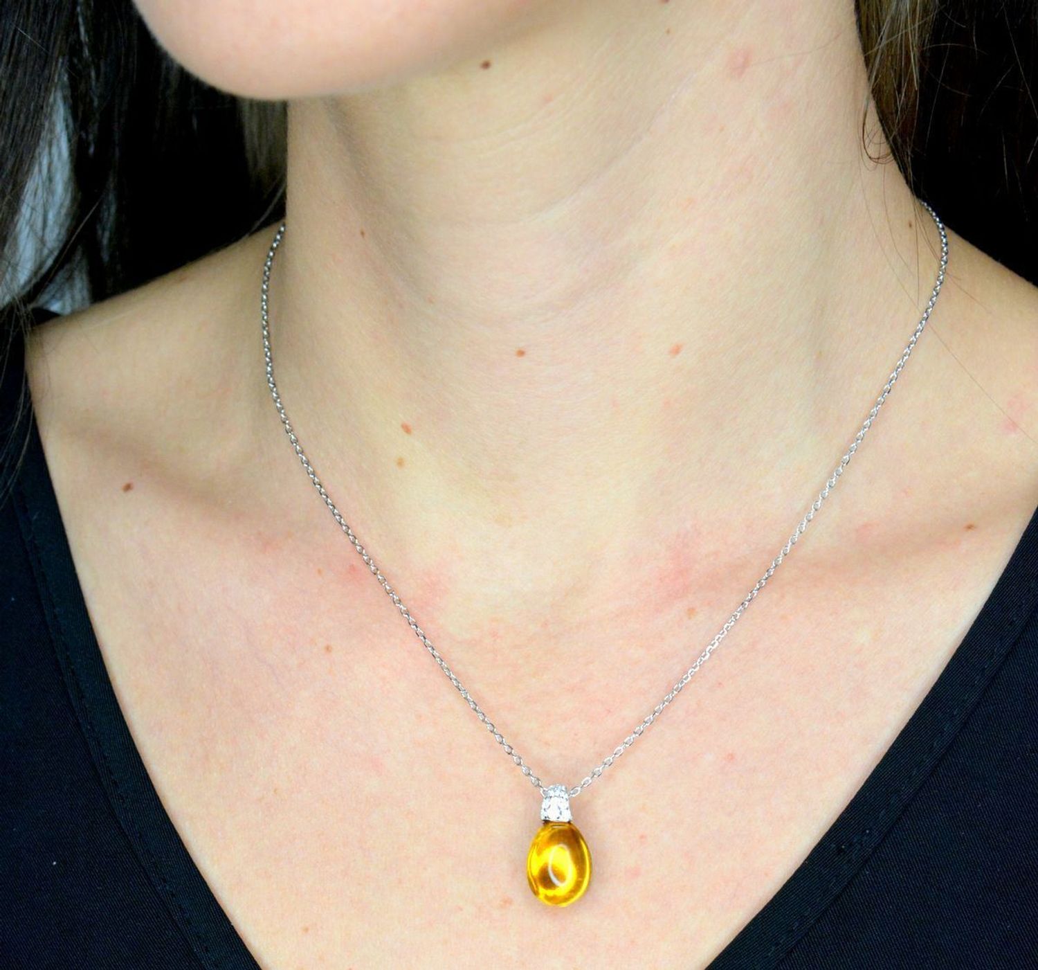 Naszyjnik damski srebrny 925 z kamieniem w kolorze bursztynu Nomination Myradiance 241508 040.png